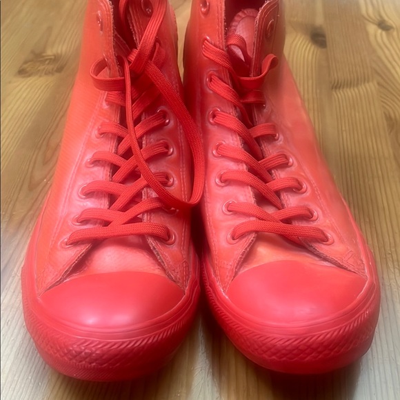 Converse High-Top Sneakers in Vibrant Red - Picture 5 of 13